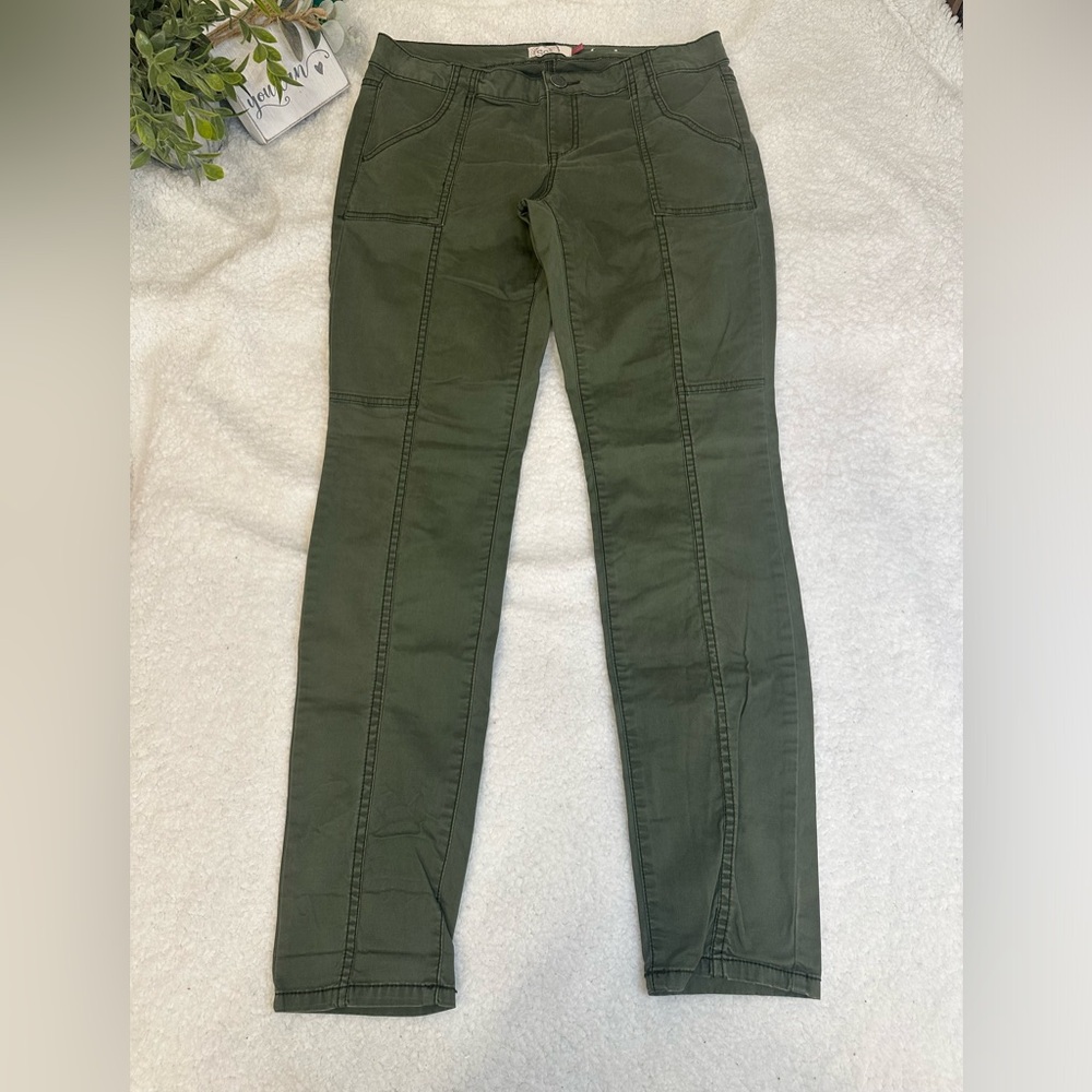 SO green pants size 11